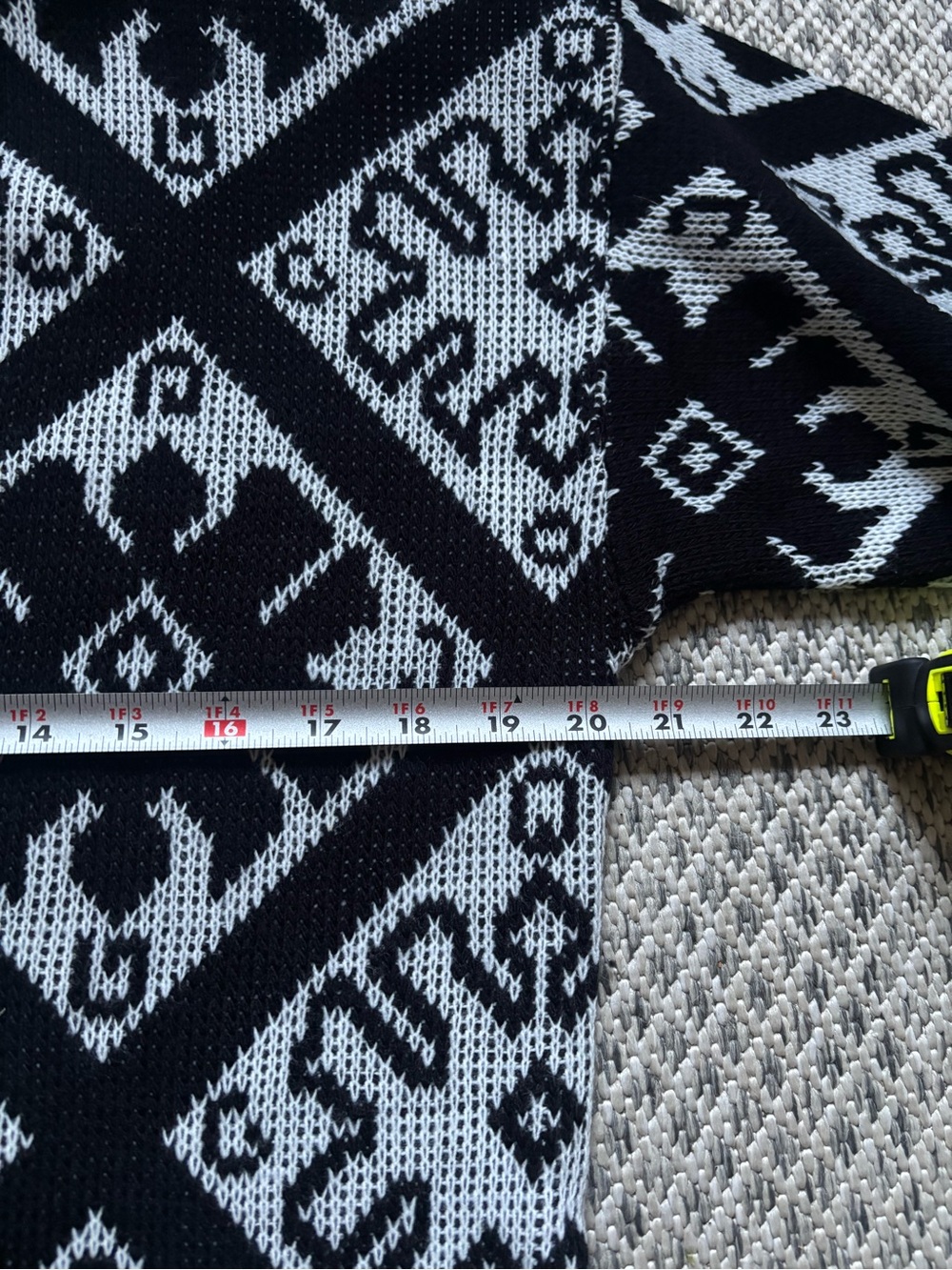 Vintage United Sweaters of America Black Knit Floral Geometric Sweater - Picture 7 of 11